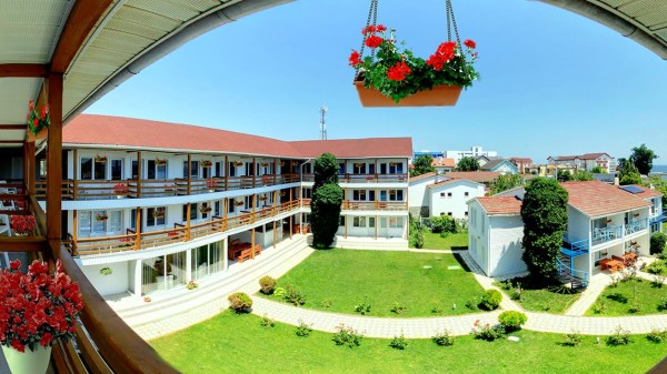 HOSTEL WHITE INN