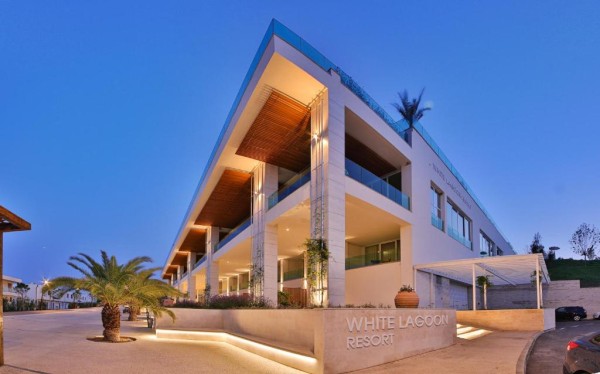 HOTEL WHITE LAGOON